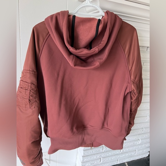 Women’s rose pink Nike bomber jacket with hood - Picture 4 of 6